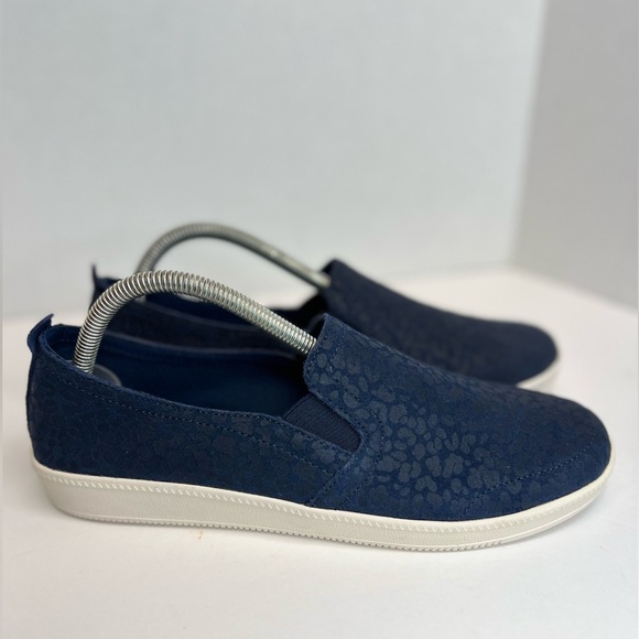 Skechers Madison Ave Womens Slip On Sneakers W/Memory Foam Navy Sz 9 NWOB - Picture 2 of 16